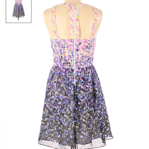 NWOT Beautiful Guess Designer Mini Dress in Size 6 - Picture 2 of 4